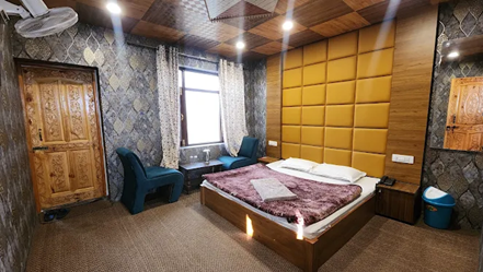1 x DELUXE ROOM